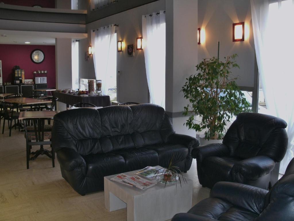 Saint Jacques Hotel 3*