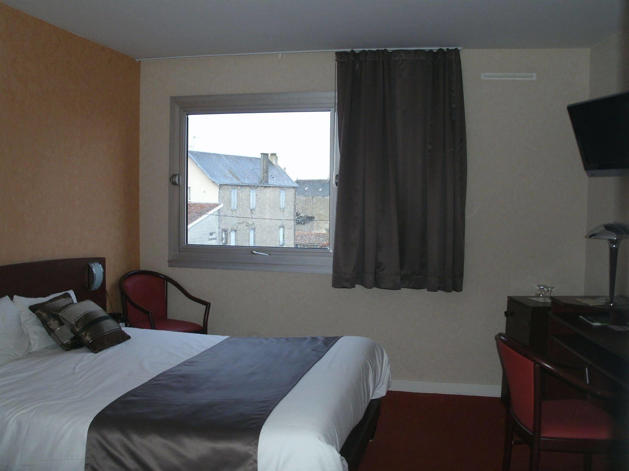 Saint Jacques Hotel 3*